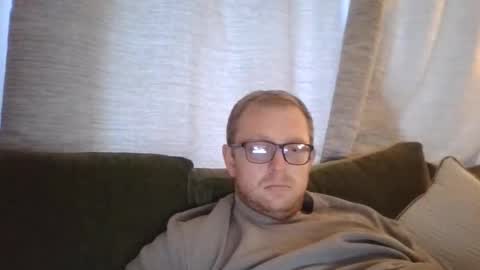 Snapshot of ginwood chatting on April 23, 6:32 pm ginwood online show from April 23, 6:32 pm