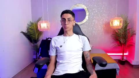 Snapshot of gio_carangi chatting on April 28, 3:22 am Gio Carangi online show from April 28, 3:22 am