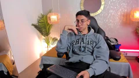 Snapshot of gio_carangi chatting on May 18, 4:07 am Gio Carangi online show from May 18, 4:07 am