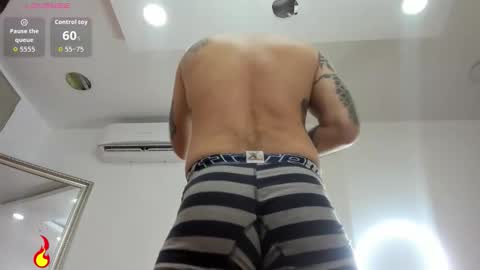 gio_lorenz online show from November 12, 3:56 pm