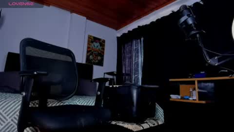 GIOMAR REYES online show from July 23, 8:29 pm