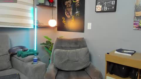 Giorgio leone online show from April 18, 2:37 am