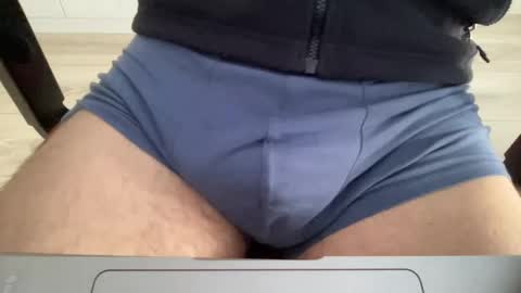Snapshot of giovaa23 chatting on May 6, 7:02 am giovaa23 online show from May 6, 7:02 am