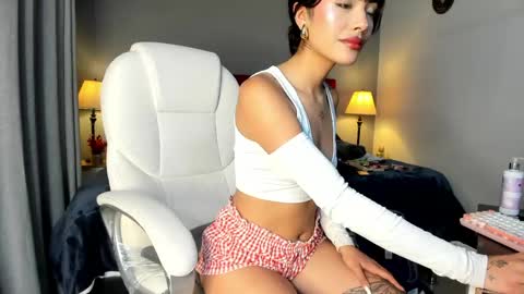 Snapshot of giovanna_oliveira chatting on May 7, 2:50 am Giovanna online show from May 7, 2:50 am