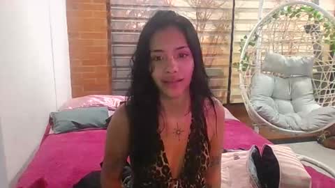 giovanna_oliveria online show from December 14, 3:01 am