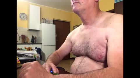 Snapshot of giovanni_1964 chatting on May 11, 3:12 am giovanni_1964 online show from May 11, 3:12 am