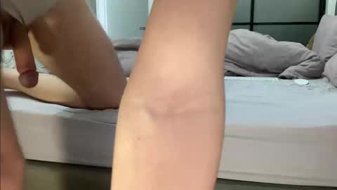 Snapshot of gipnos5557 chatting on February 9, 6:50 am Gipnos online show from February 9, 6:50 am