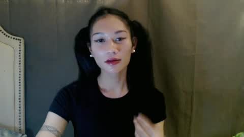Snapshot of girl4uvanessaxxx chatting on June 25, 6:29 am Vanessa online show from June 25, 6:29 am