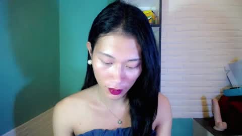 Snapshot of girl4uvanessaxxx chatting on August 5, 10:29 am Vanessa online show from August 5, 10:29 am