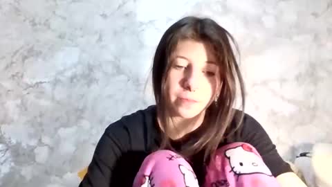 girl_cute007 online show from March 8, 9:18 pm