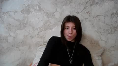 girl_cute007 online show from April 8, 9:37 pm