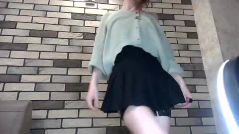 Snapshot of girl_cute007 chatting on April 29, 9:54 pm girl_cute007 online show from April 29, 9:54 pm