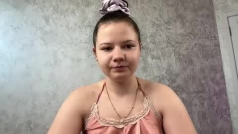 Snapshot of girl_cute07 chatting on July 16, 2:23 pm girl_cute07 online show from July 16, 2:23 pm