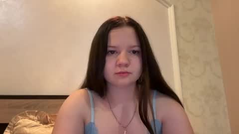 Snapshot of girl_cute07 chatting on July 18, 7:17 pm girl_cute07 online show from July 18, 7:17 pm