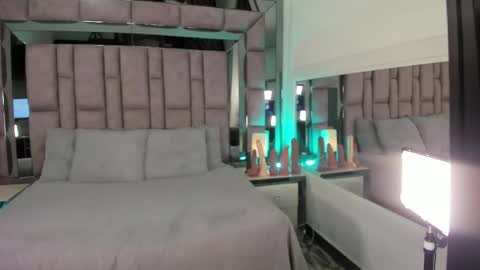 Snapshot of girl_gray chatting on May 23, 6:23 pm GIRL GRAY online show from May 23, 6:23 pm