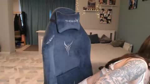 Secret online show from April 12, 9:36 am