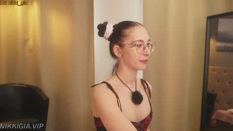 Snapshot of girl_i_am chatting on February 1, 1:42 pm Nikki online show from February 1, 1:42 pm