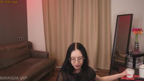 Snapshot of girl_i_am chatting on March 2, 4:36 pm Nikki online show from March 2, 4:36 pm
