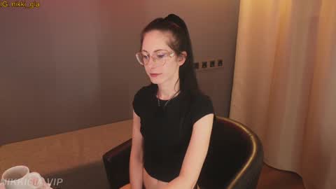 Snapshot of girl_i_am chatting on March 12, 4:24 pm Nikki online show from March 12, 4:24 pm