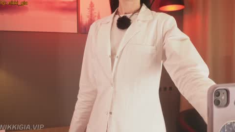 Snapshot of girl_i_am chatting on March 13, 4:35 pm Nikki online show from March 13, 4:35 pm