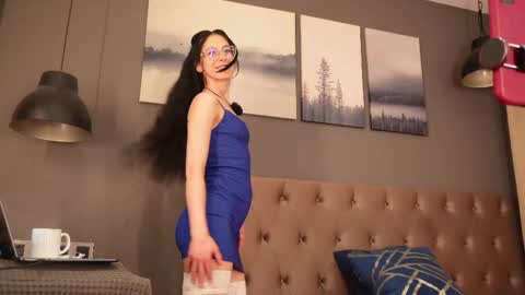 Snapshot of girl_i_am chatting on May 30, 2:47 pm Nikki online show from May 30, 2:47 pm