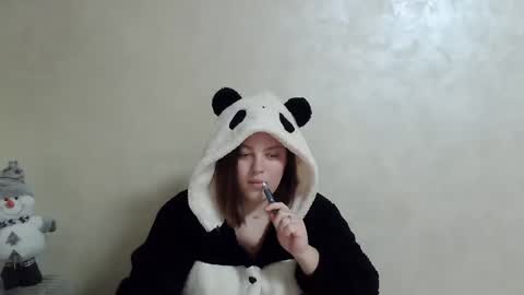 Snapshot of girl_leya chatting on December 3, 11:13 pm girl_leya online show from December 3, 11:13 pm