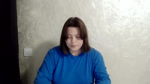 Snapshot of girl_leya chatting on January 5, 9:18 pm girl_leya online show from January 5, 9:18 pm