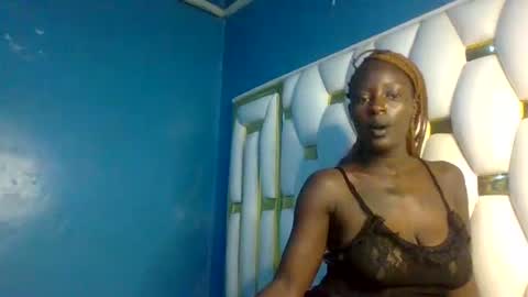 Snapshot of girl_shani chatting on June 25, 4:23 am girl_shani online show from June 25, 4:23 am