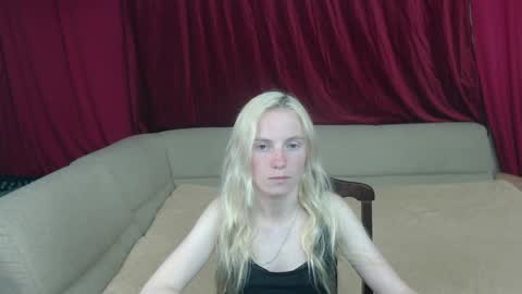Snapshot of girl_summer97 chatting on May 23, 1:15 pm Katia online show from May 23, 1:15 pm