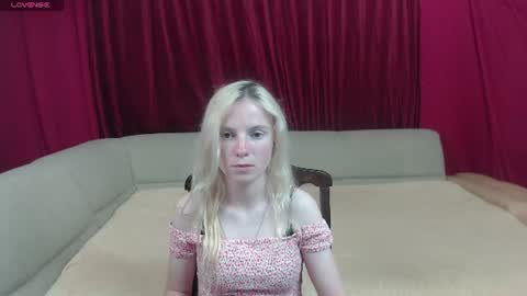 Snapshot of girl_summer97 chatting on June 19, 1:15 pm Katia online show from June 19, 1:15 pm