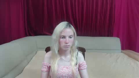 Snapshot of girl_summer97 chatting on June 29, 1:11 pm Katia online show from June 29, 1:11 pm