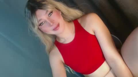 Snapshot of girlcock_8 chatting on February 15, 5:26 am highskoolfucker online show from February 15, 5:26 am