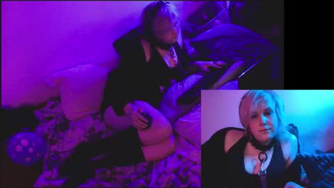 Snapshot of girldell chatting on January 15, 10:31 am girldell online show from January 15, 10:31 am