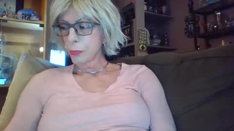 Girlinrock online show from April 2, 1:03 am