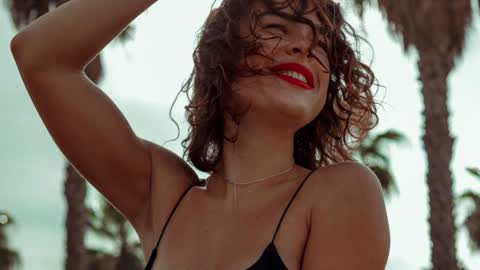 Hanna online show from December 4, 4:27 pm