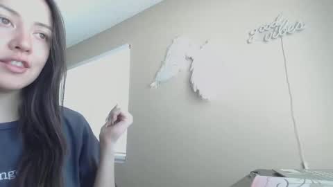 Jasmine online show from April 21, 7:06 pm