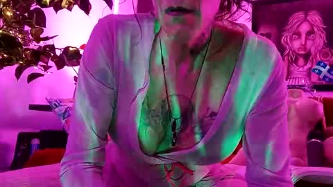 girls227445638252 online show from April 5, 3:04 am