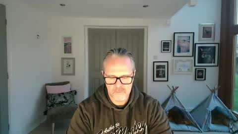 girlsandbikes online show from December 22, 3:53 pm