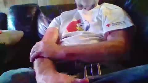 Snapshot of girthgonewild chatting on November 17, 7:19 pm girthgonewild online show from November 17, 7:19 pm