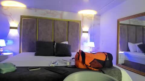     online show from March 7, 10:56 am