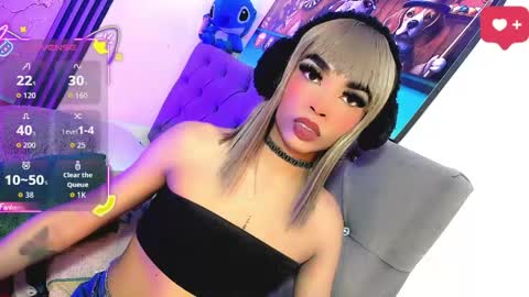 Snapshot of gisele_fox chatting on May 27, 6:10 am Gisel online show from May 27, 6:10 am