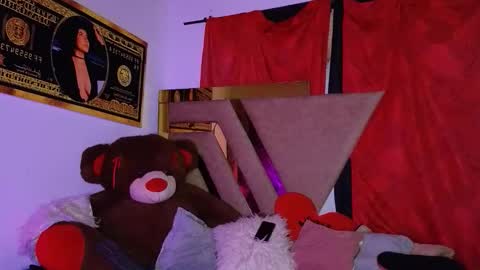 . Gisel Reyes . online show from February 27, 10:21 pm