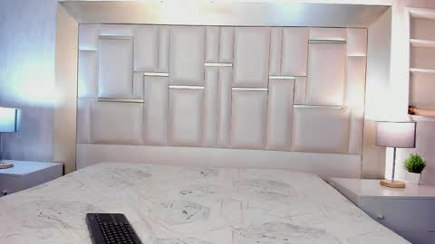 Giselle Tompos online show from April 4, 7:55 pm