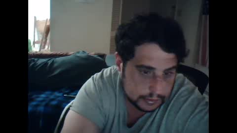 Snapshot of gitmehard008 chatting on December 8, 4:25 am gitmehard008 online show from December 8, 4:25 am