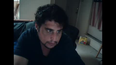 Snapshot of gitmehard008 chatting on February 24, 4:38 am gitmehard008 online show from February 24, 4:38 am