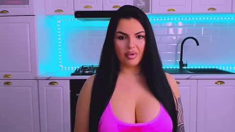 Giulia online show from March 23, 9:30 pm