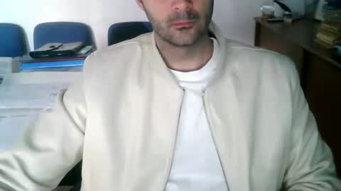 Snapshot of giuseppevai1 chatting on April 18, 8:07 am giuseppevai1 online show from April 18, 8:07 am