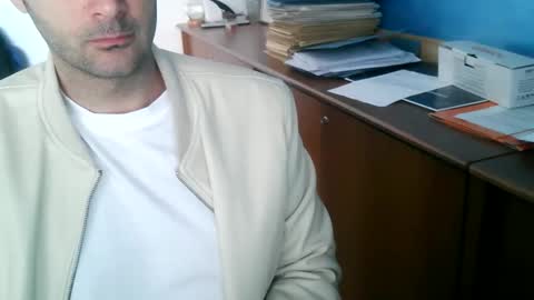 Snapshot of giuseppevai1 chatting on May 2, 9:03 am giuseppevai1 online show from May 2, 9:03 am