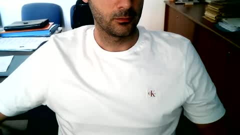 Snapshot of giuseppevai1 chatting on June 24, 9:41 am giuseppevai1 online show from June 24, 9:41 am