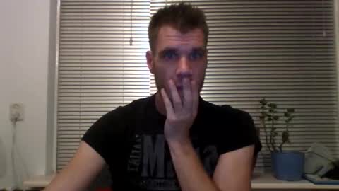 Snapshot of gizmomaster chatting on September 12, 7:47 pm dutch rave guy c2c dutch online show from September 12, 7:47 pm